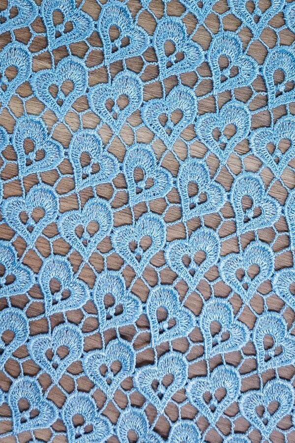 112330 140 z3 Tkanina haftowana gipiurowa