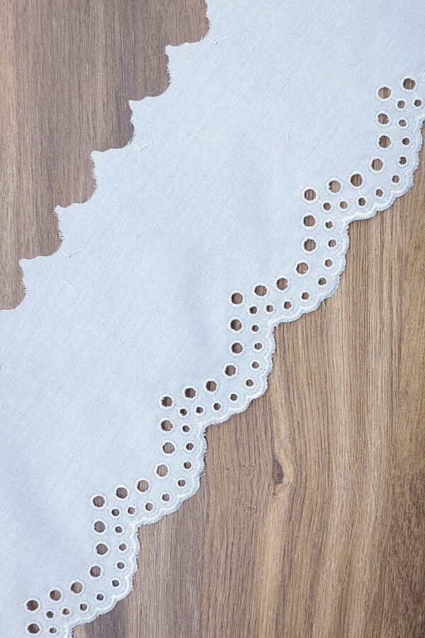 12390 10.0 z3 Koronka haftowana