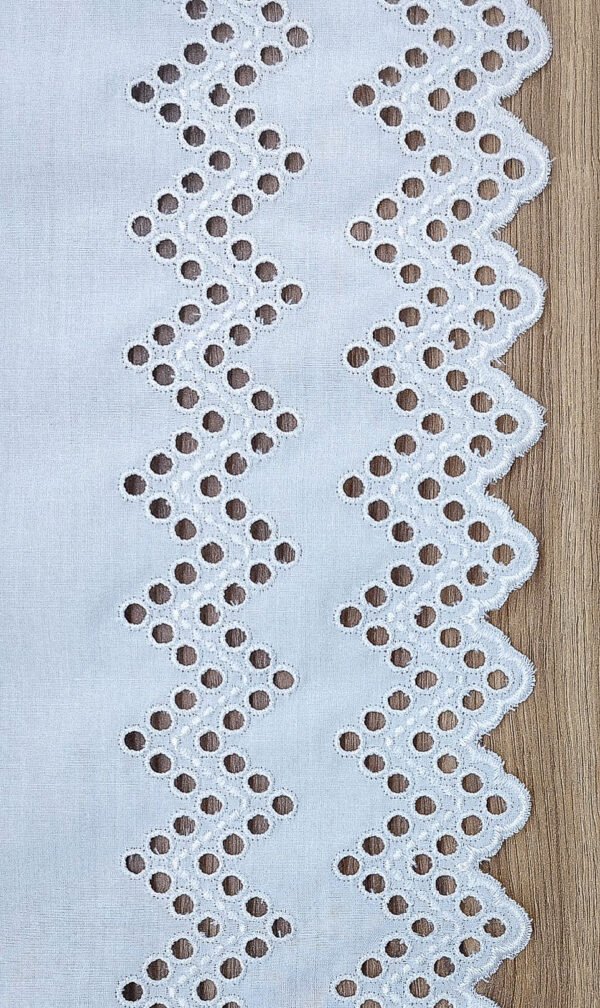 12420 15.0 z1 Koronka haftowana