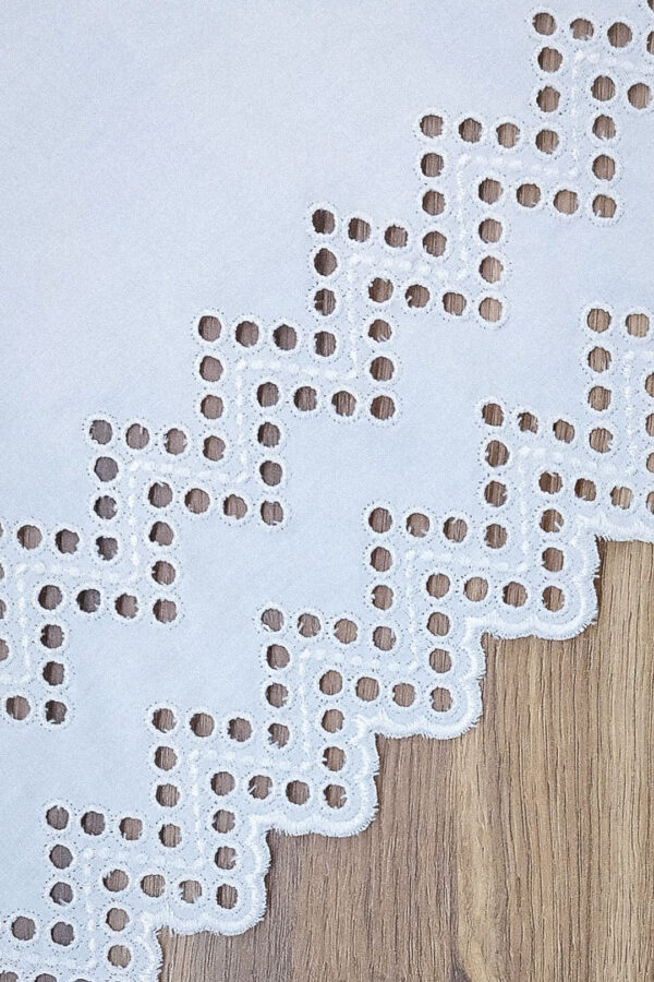 12420 15.0 z2 Koronka haftowana