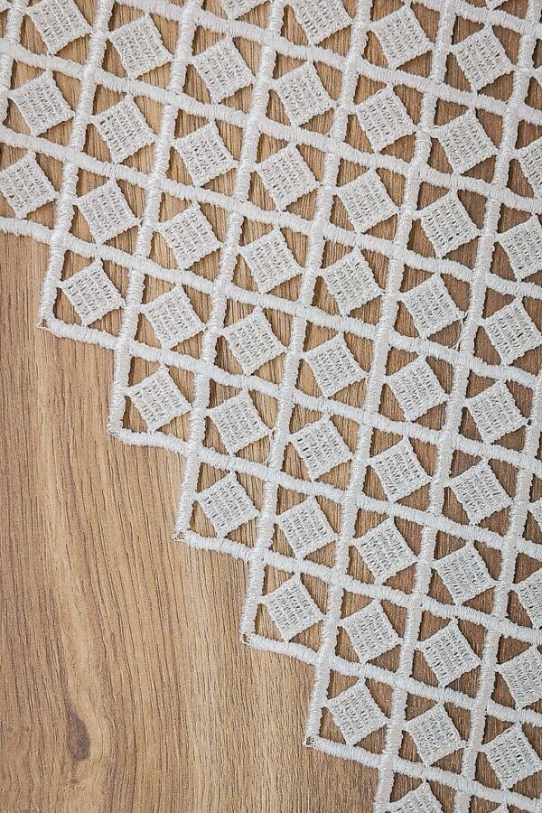 57580 z1 Tkanina haftowana gipiurowa