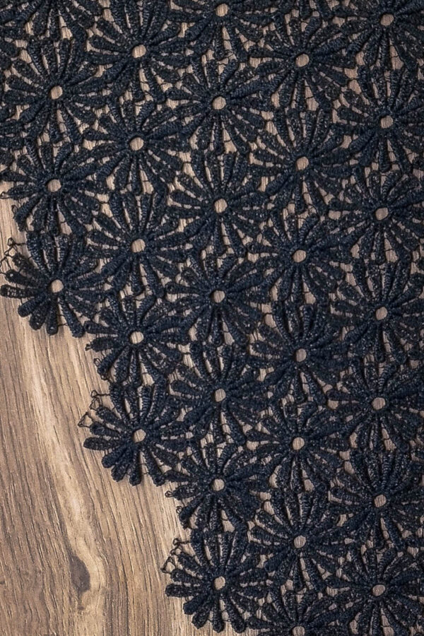 84260 z2 Tkanina haftowana gipiurowa