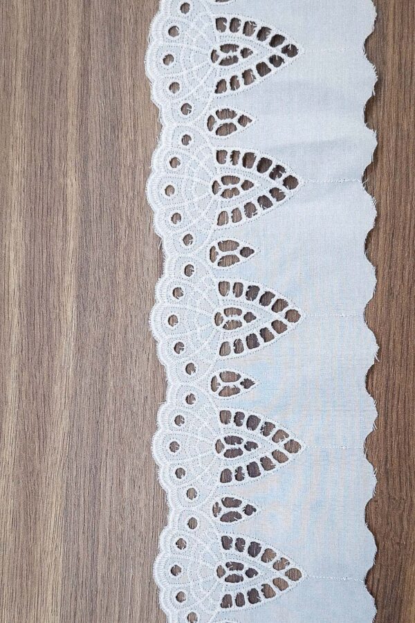 103620 9,0 z2 Koronka haftowana