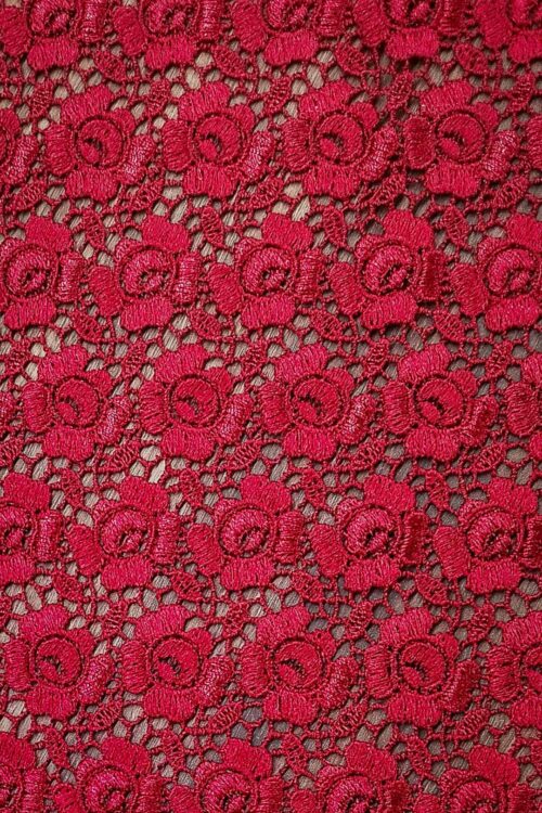 Tkanina haftowana gipiurowa