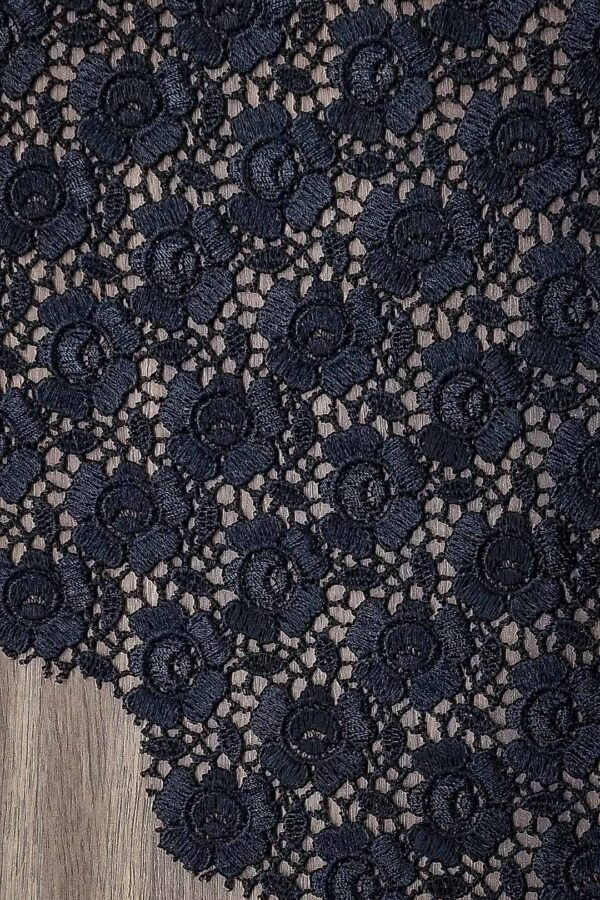 11690 z7 Tkanina haftowana gipiurowa