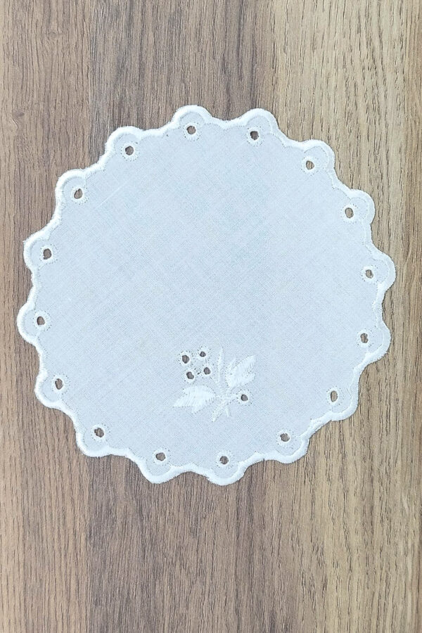 01753 z1 Serwetka haftowana