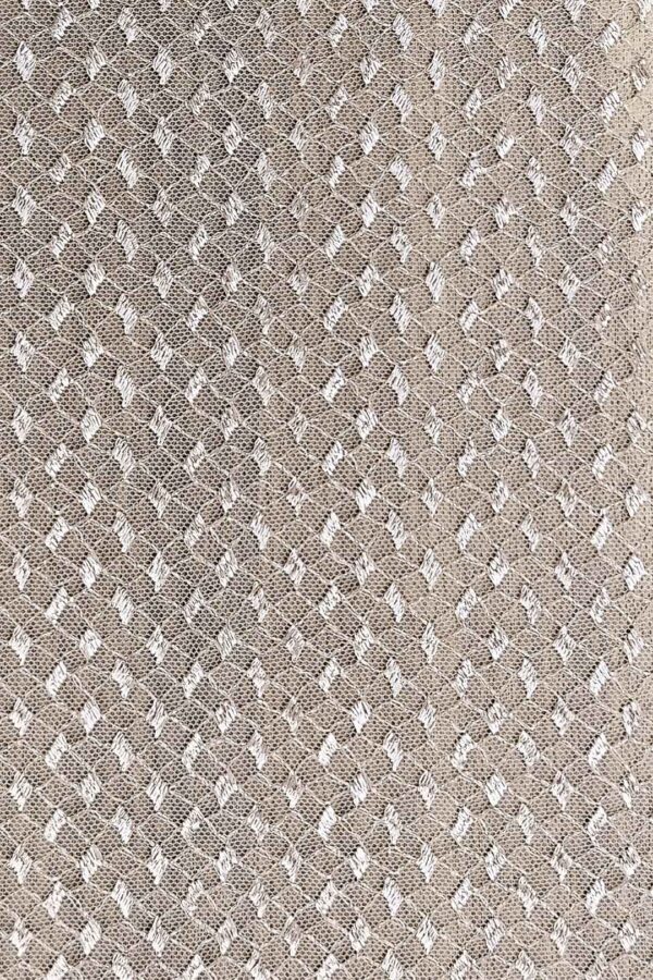 106600 150 z1 Dzianina haftowana na tiulu