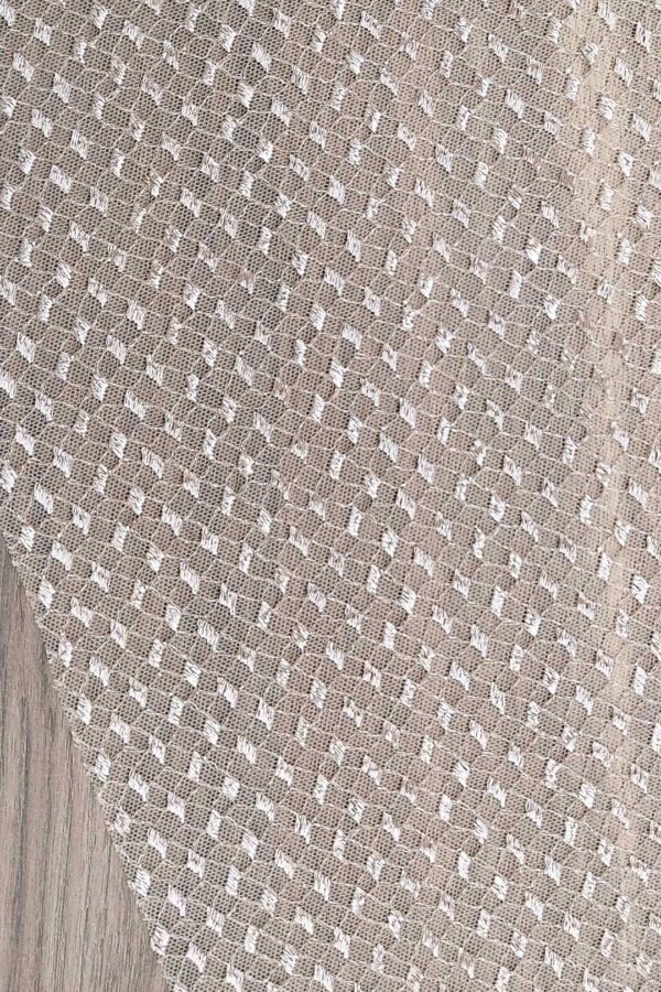 106600 150 z2 Dzianina haftowana na tiulu