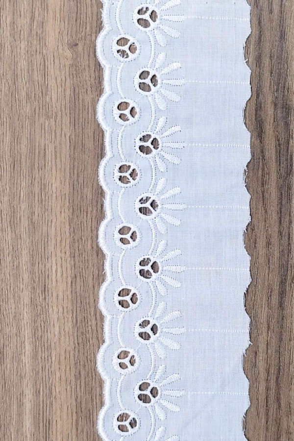 111420 6.0 z2 Koronka haftowana