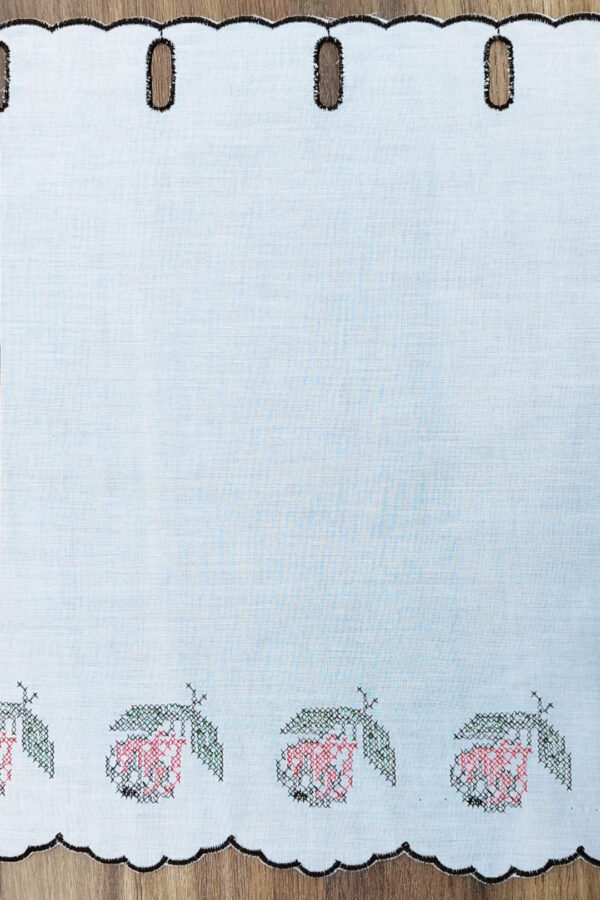 118000 z2 Lambrekin haftowany na tkaninie