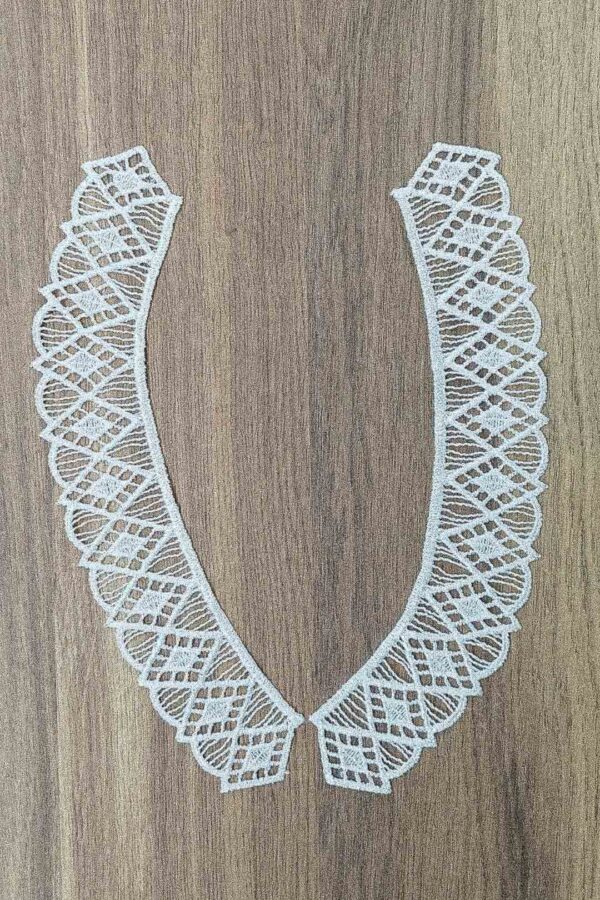 Kołnierzyk gipiurowy